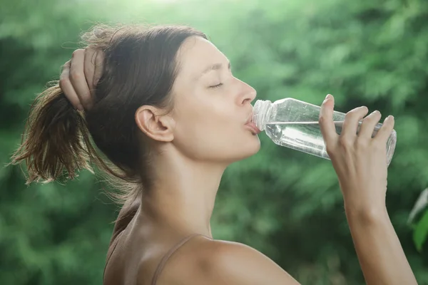 5 Sumber Hidrasi Alami yang Baik untuk Tubuh Selain Air Putih